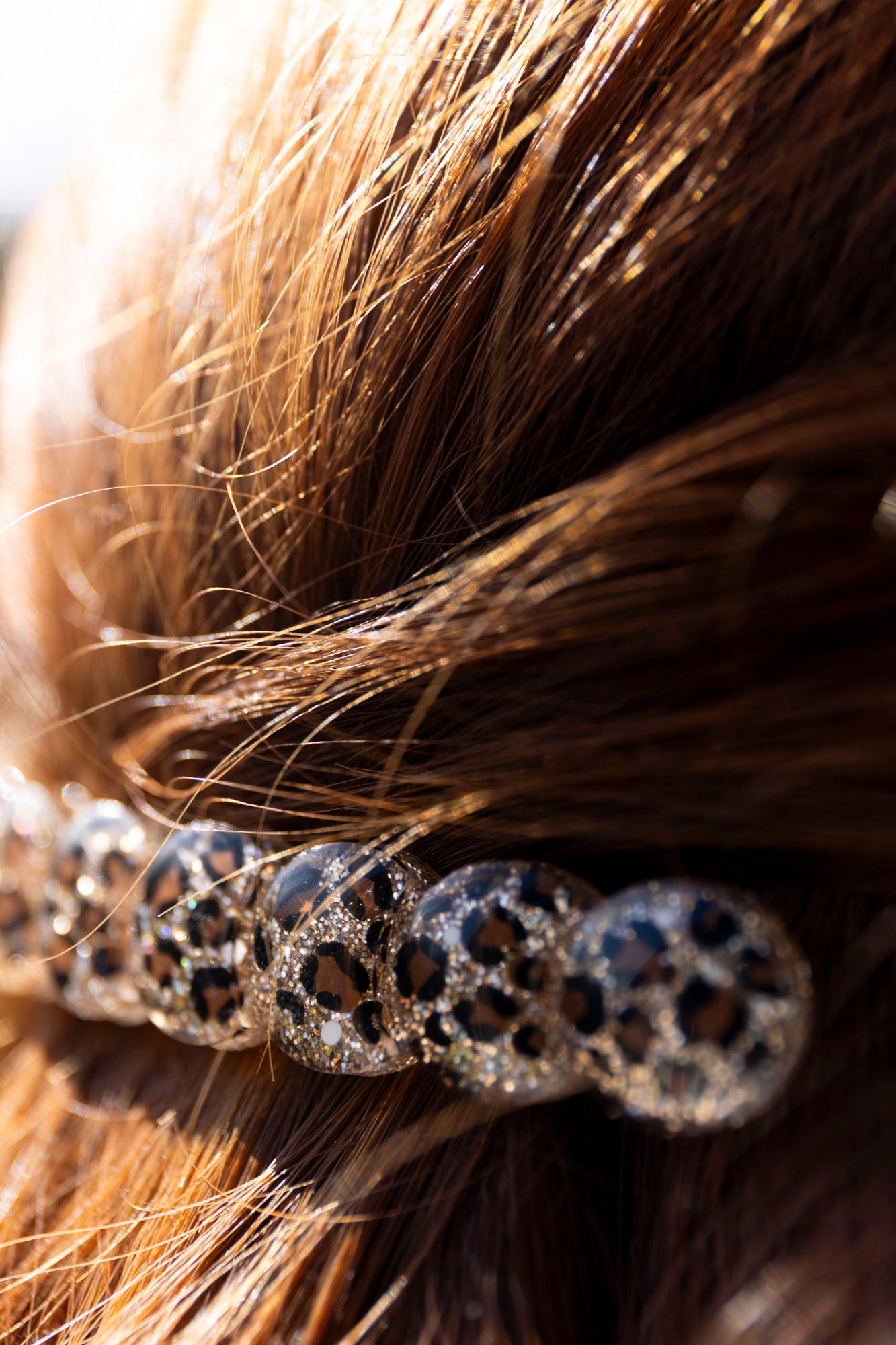 Barrette léopard fabriquée à la main avec de la résine époxy