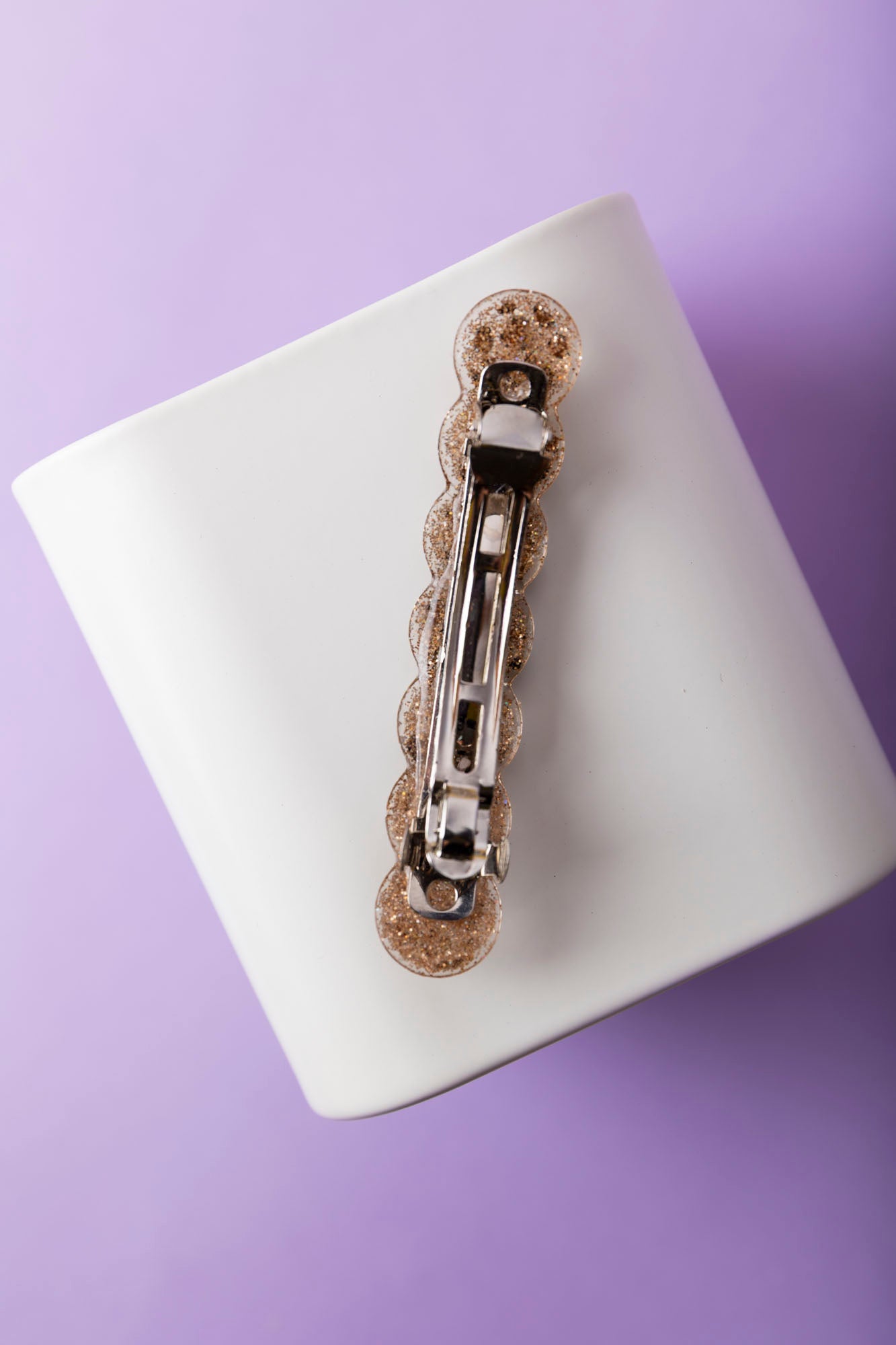 Barrette léopard fabriquée à la main avec de la résine époxy