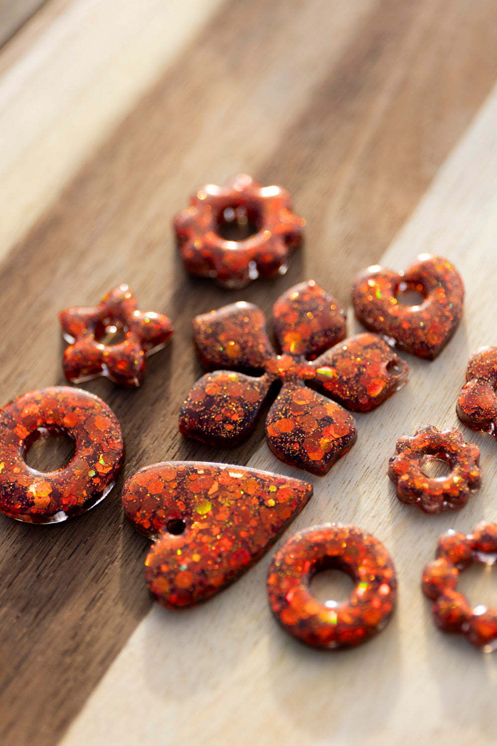 Pampilles interchangeables. Cuivré, orangé. Paillettes. Fait main. Pays Basque. 