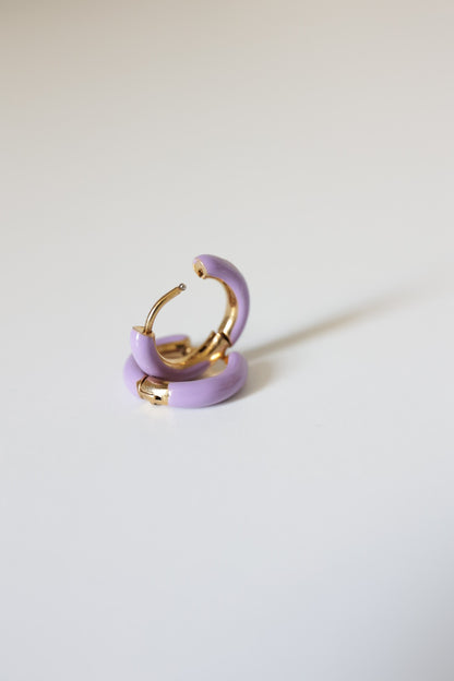 Créoles rondes dorées et violettes