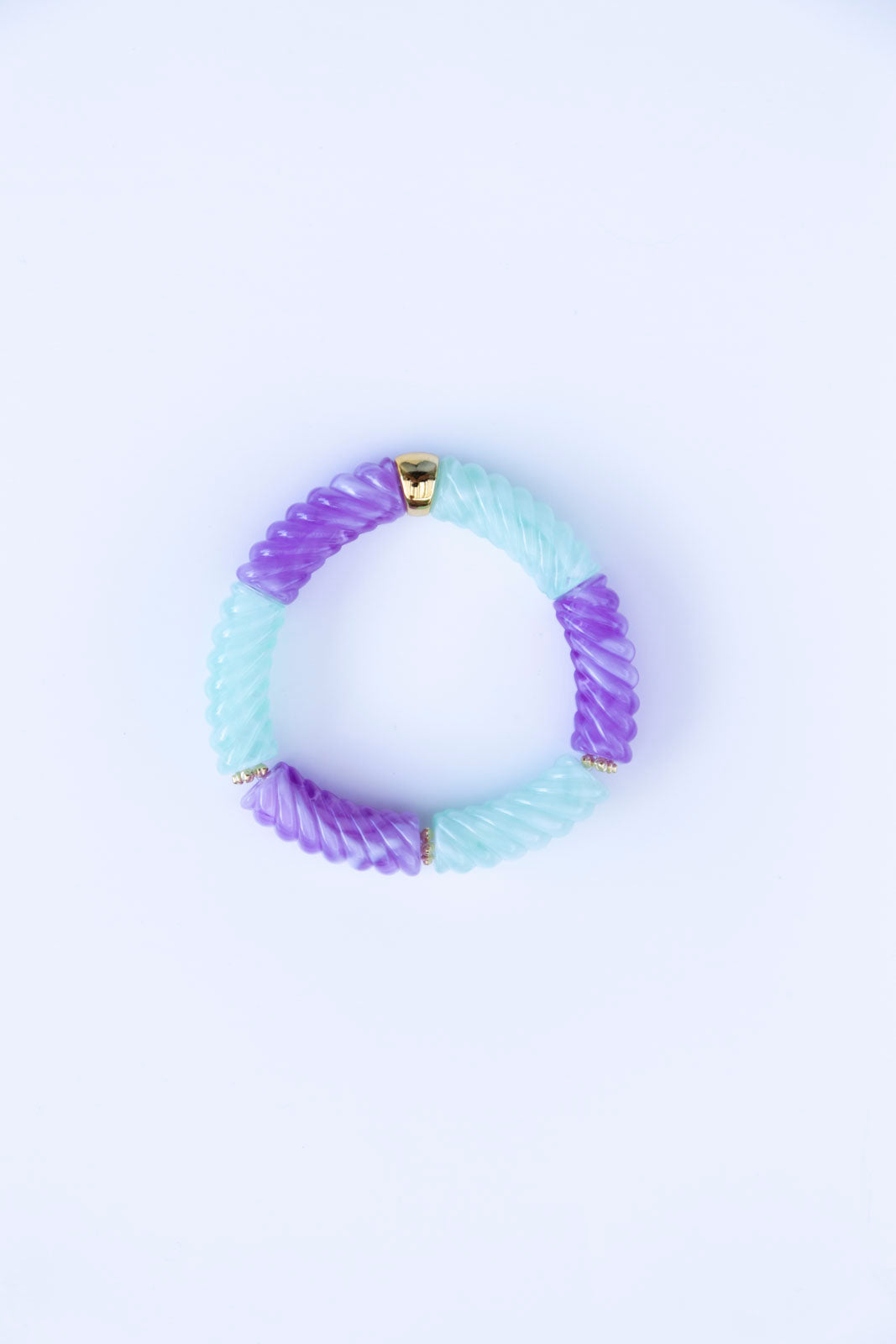 bracelet élastique à enfile. Fait à la main. Perles tubulaires. 