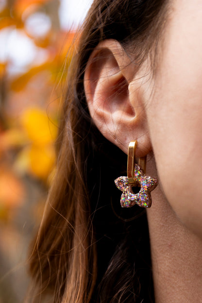 Pampilles interchangeables pailletées. Kaki, vert, doré, cuivré, bronze. Automne. Fleur. Atelier Rézane. Résine époxy. Fait main. Pays basque.