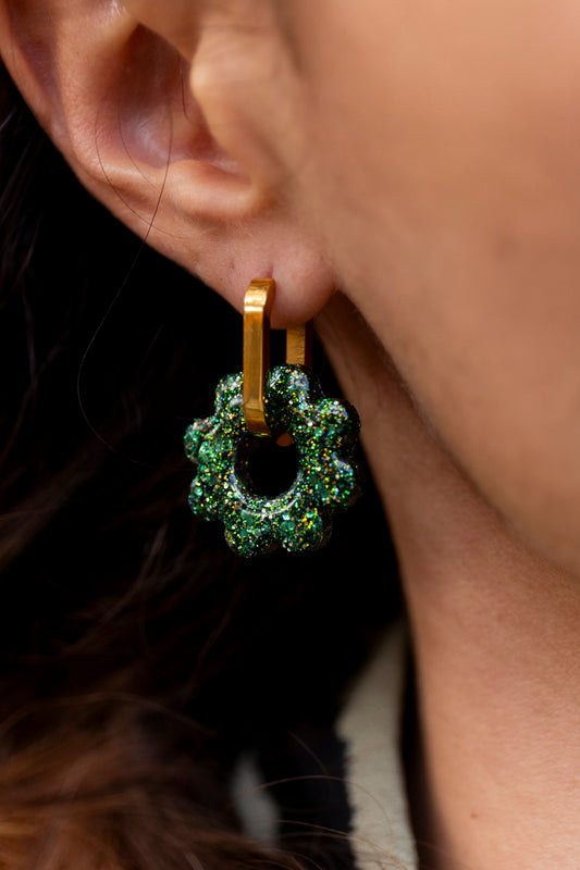 Pampilles interchangeables pailletées. Kaki, vert, doré, cuivré. Automne. Fleur. Atelier Rézane. Résine époxy. Fait main. Pays basque.