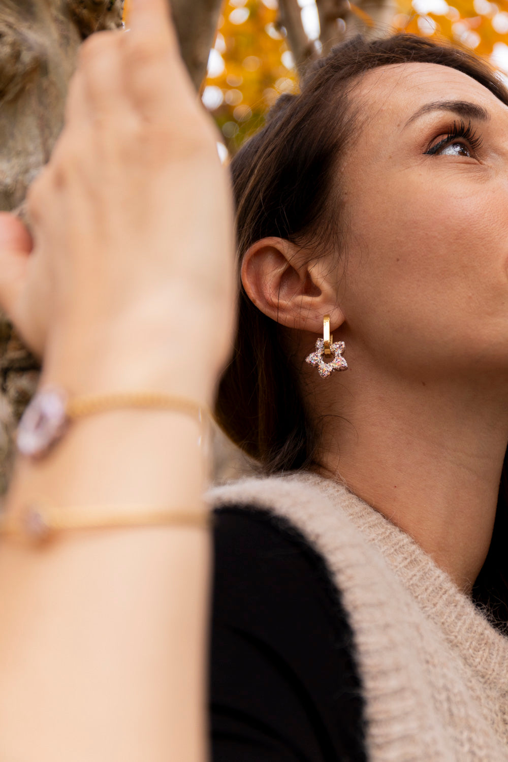 Pampilles interchangeables pailletées. Kaki, vert, doré, cuivré, bronze. Automne. Fleur. Atelier Rézane. Résine époxy. Fait main. Pays basque.