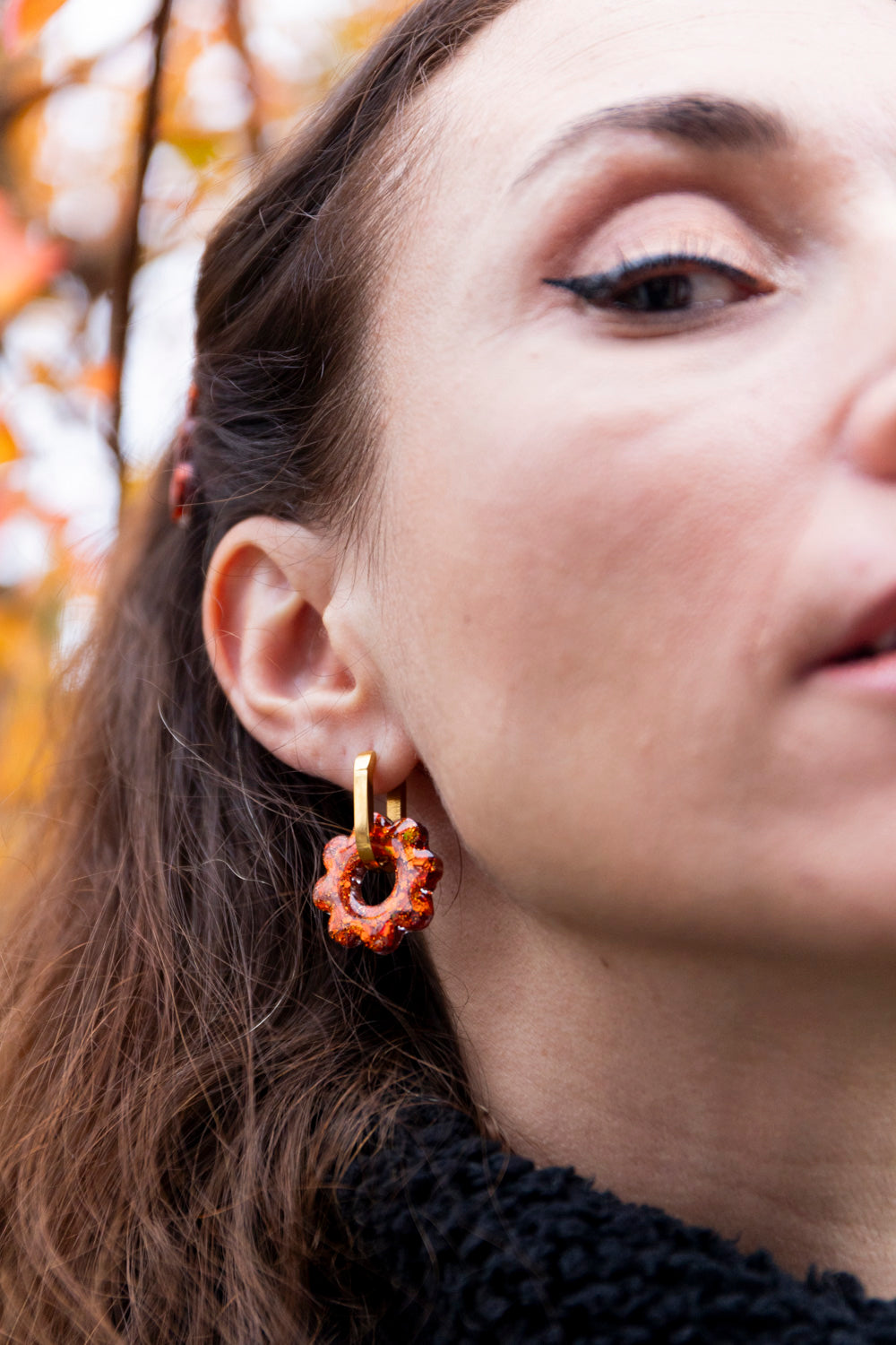 Pampilles interchangeables pailletées. Kaki, vert, doré, cuivré, bronze. Automne. Fleur. Atelier Rézane. Résine époxy. Fait main. Pays basque.