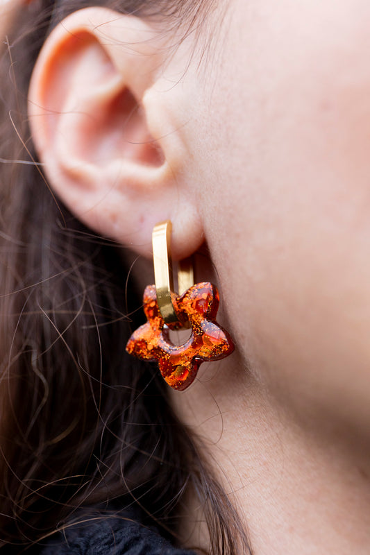 Pampilles interchangeables pailletées. Kaki, vert, doré, cuivré, bronze. Automne. Fleur. Atelier Rézane. Résine époxy. Fait main. Pays basque.