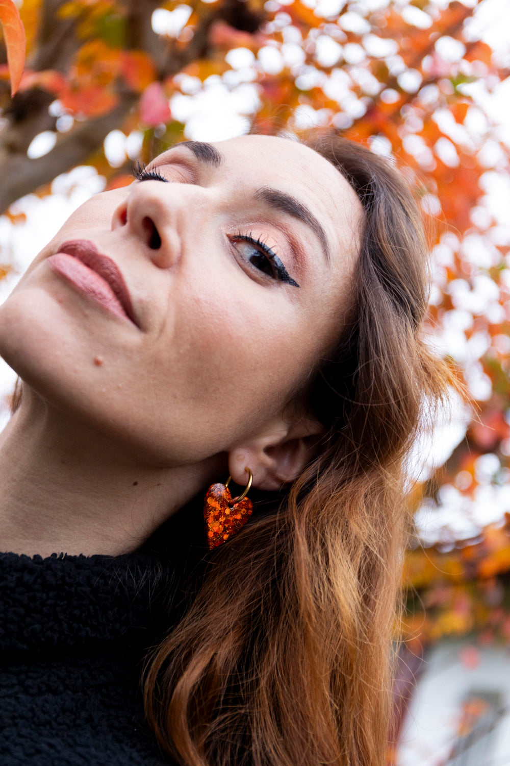 Pampilles interchangeables pailletées. Kaki, vert, doré, cuivré, bronze. Automne. cœur. Atelier Rézane. Résine époxy. Fait main. Pays basque.