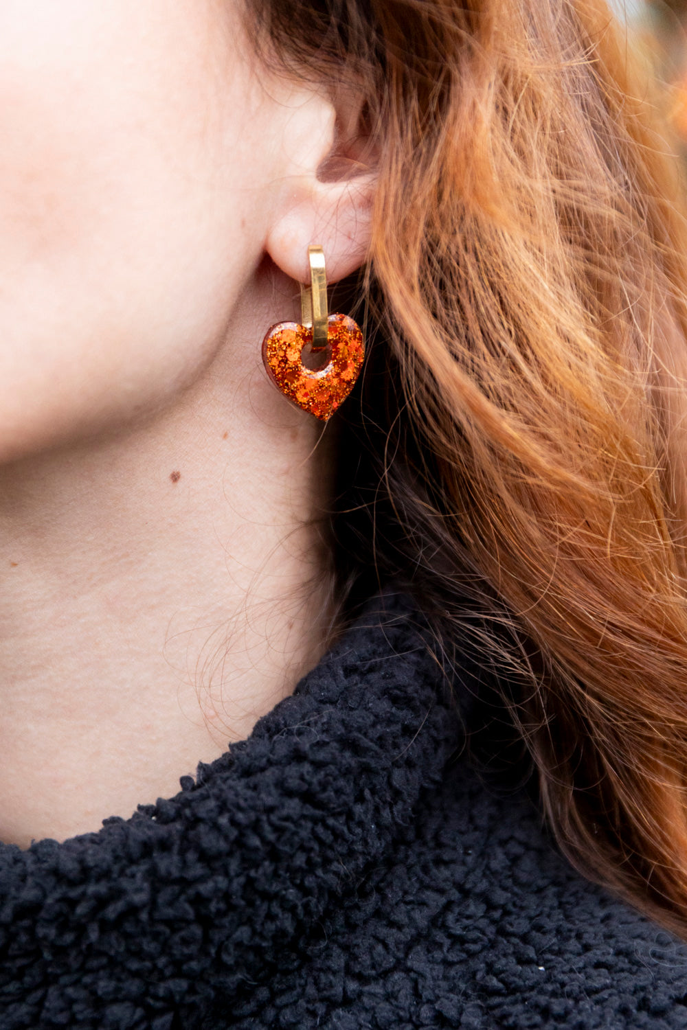 Pampilles interchangeables pailletées. Kaki, vert, doré, cuivré, bronze. Automne. cœur. Atelier Rézane. Résine époxy. Fait main. Pays basque.