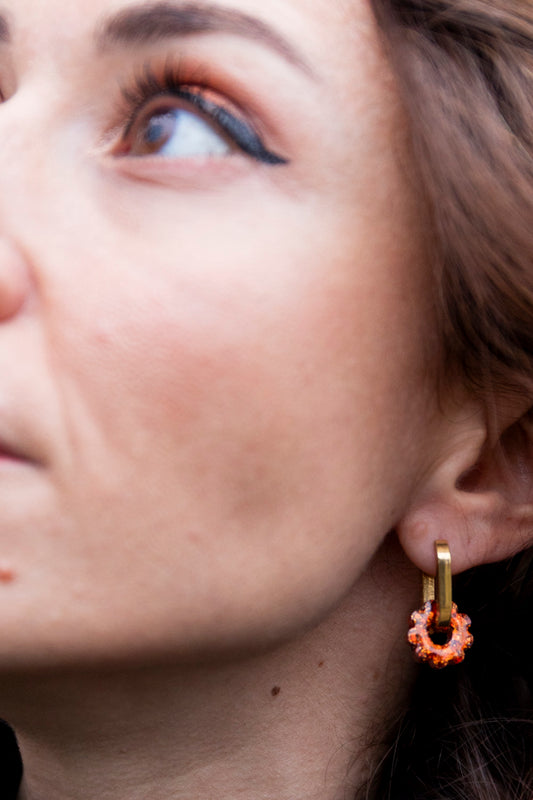 Pampilles interchangeables pailletées. Kaki, vert, doré, cuivré, bronze. Automne. Fleur. Atelier Rézane. Résine époxy. Fait main. Pays basque.