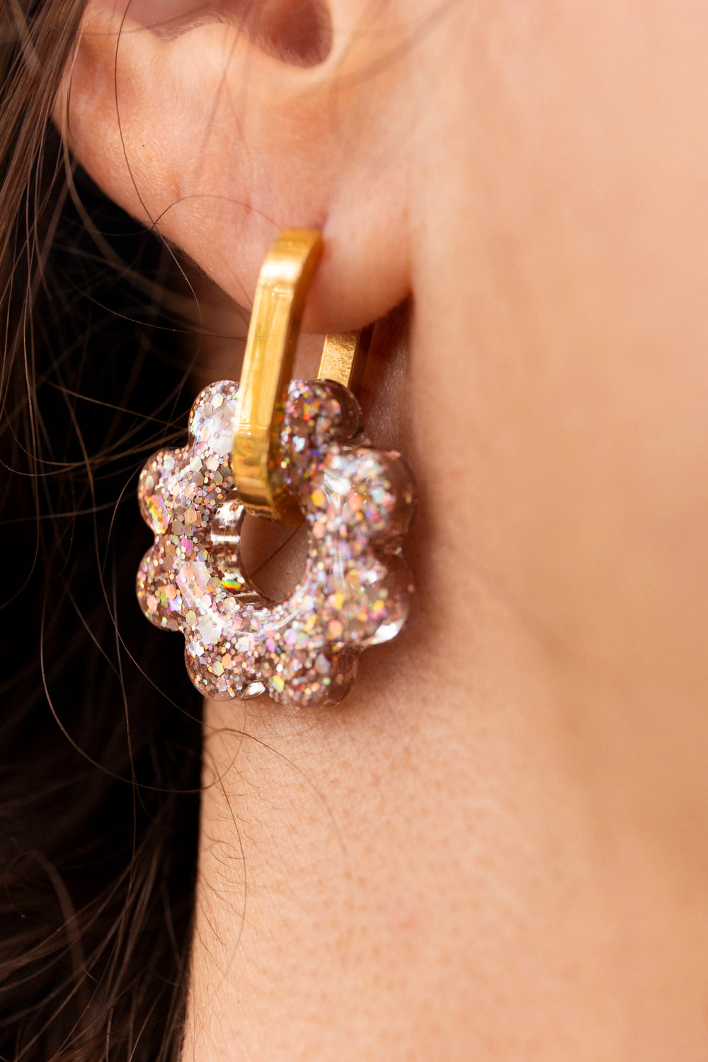 Pampilles interchangeables pailletées. Kaki, vert, doré, cuivré, bronze. Automne. Fleur. Atelier Rézane. Résine époxy. Fait main. Pays basque.