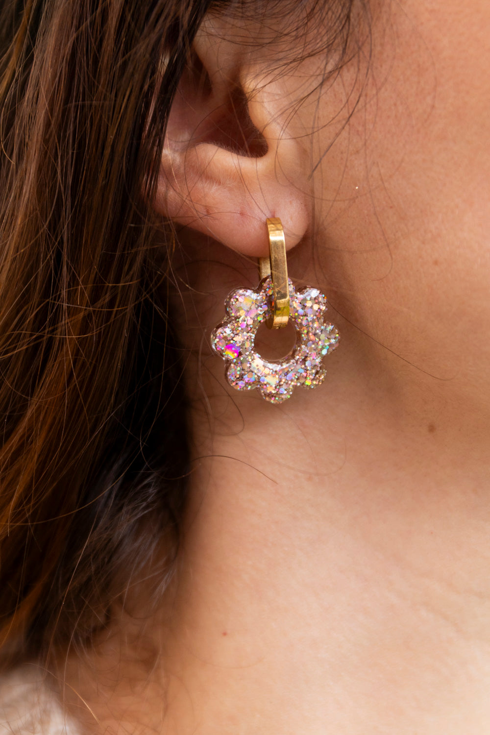 Pampilles interchangeables pailletées. Kaki, vert, doré, cuivré, bronze. Automne. Fleur. Atelier Rézane. Résine époxy. Fait main. Pays basque.