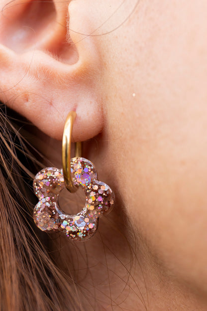 Pampilles interchangeables pailletées. Kaki, vert, doré, cuivré, bronze. Automne. Fleur. Atelier Rézane. Résine époxy. Fait main. Pays basque.