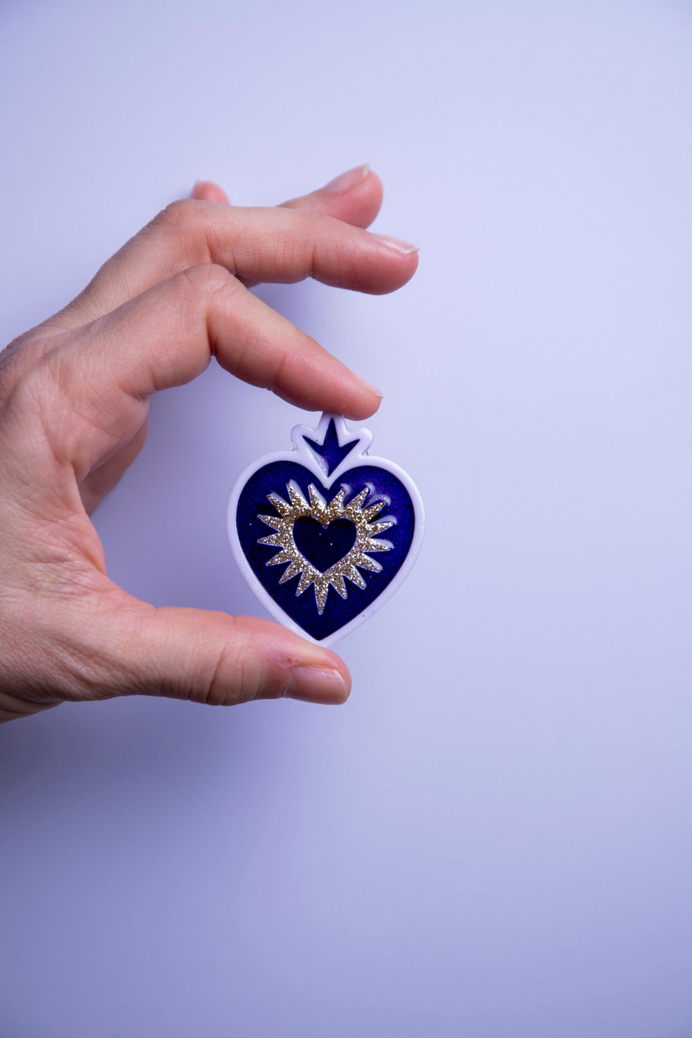 Broche EX VOTO. Violet, lilas et doré.
Fait main au pays basque.