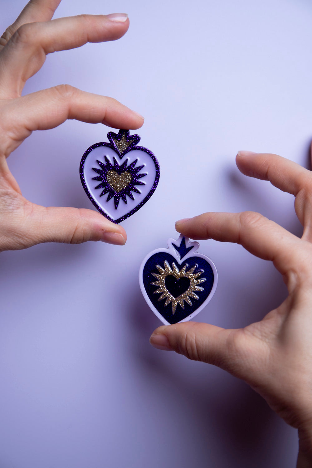 Broche EX VOTO. Violet, lilas et doré.
Fait main au pays basque.