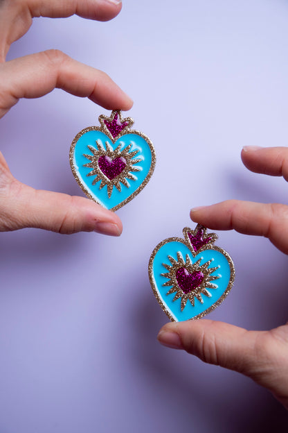 Broche EX VOTO. Rose, bleu et doré.
Fait main au pays basque.