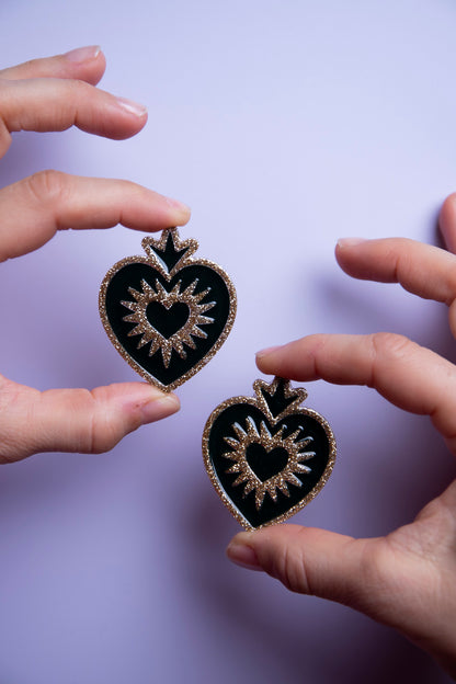 Broche EX VOTO. Kaki et doré.
Fait main au pays basque.