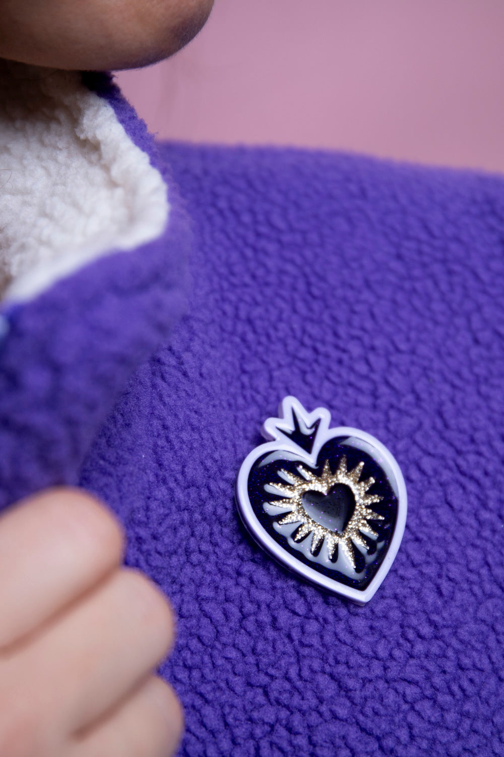 Broche EX VOTO. Violet, lilas et doré.
Fait main au pays basque.