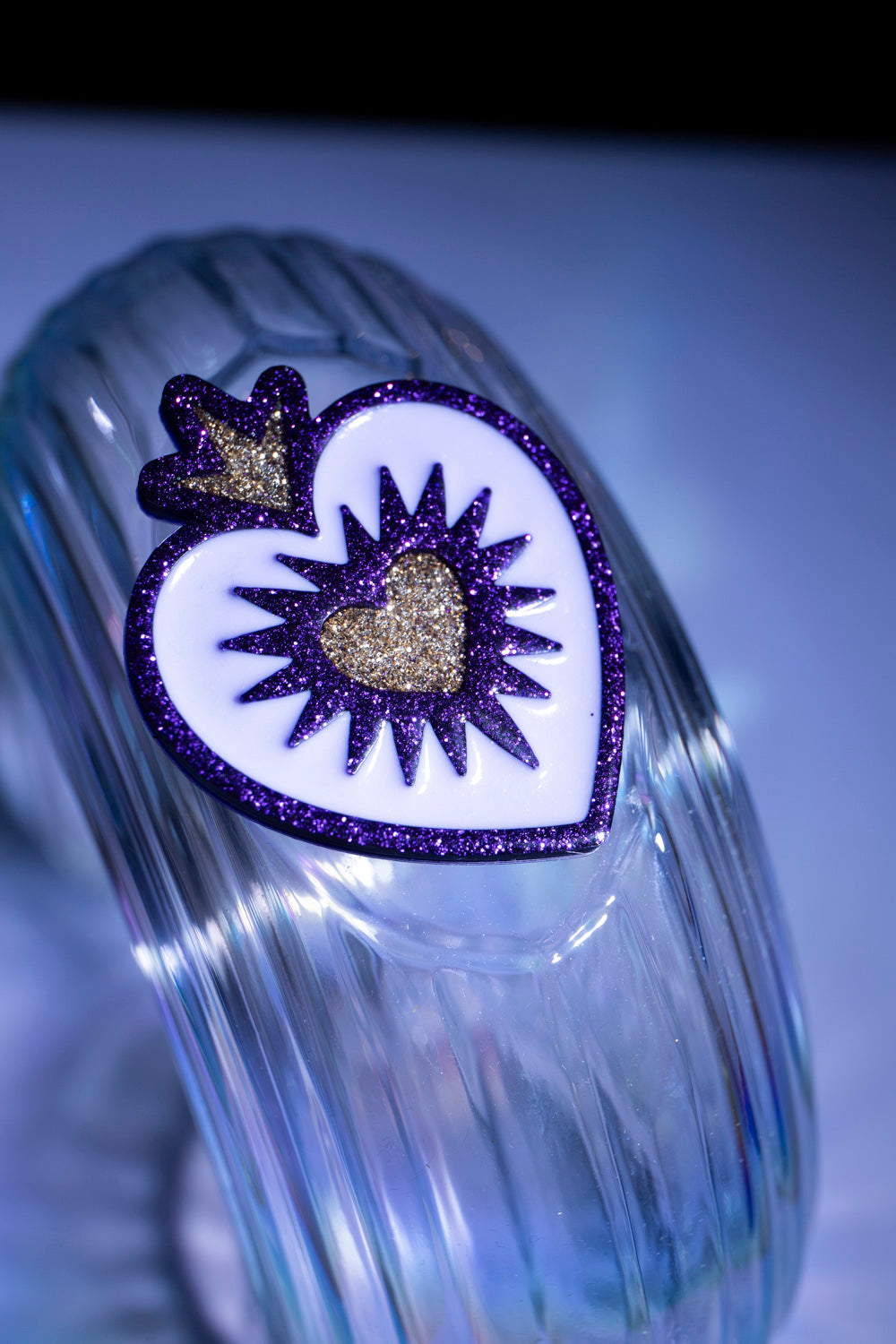 Broche EX VOTO. Violet, lilas et doré.
Fait main au pays basque.
