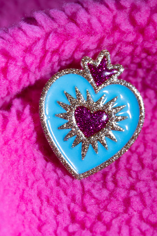 Broche EX VOTO. Rose, bleu et doré.
Fait main au pays basque.