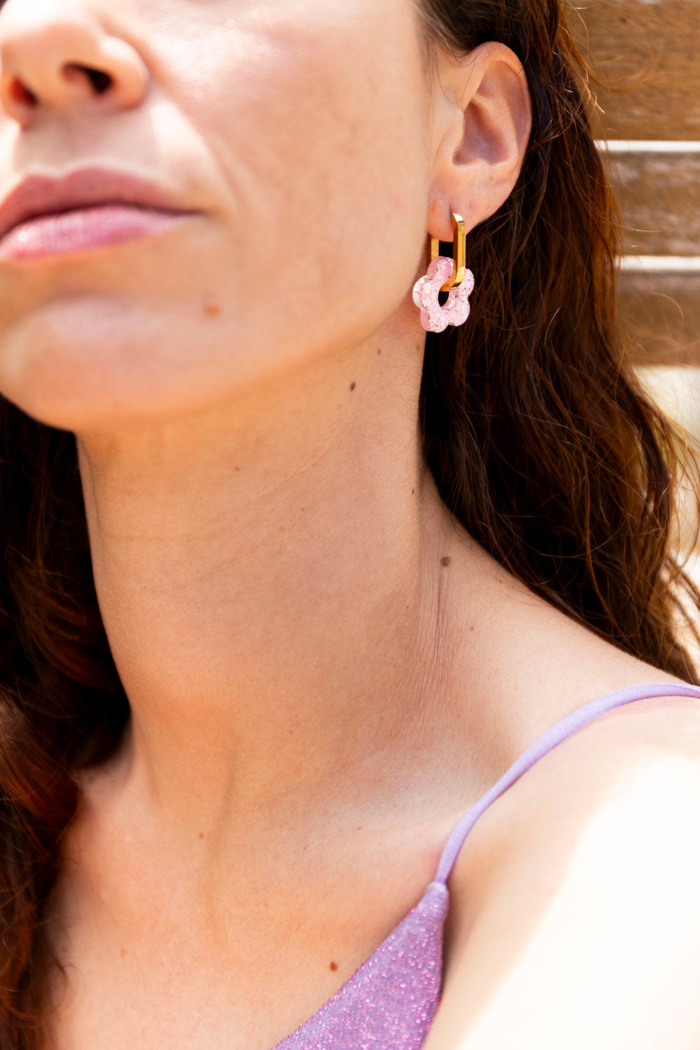 Pampilles en résine époxy interchangeables. Faites à la main. Paillettes, couleurs, originales. Rose bébé, irisé et nacré.