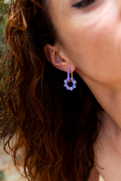 Pampilles en résine époxy interchangeables. Faites à la main. Paillettes, couleurs, originales. Violet, parme et turquoise holographique.