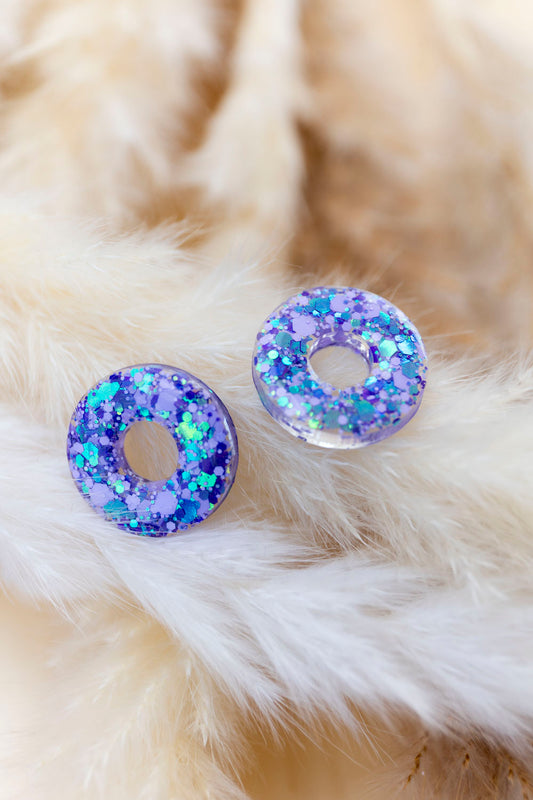 Pampilles en résine époxy interchangeables. Faites à la main. Paillettes, couleurs, originales. Violet, parme et turquoise holographique.