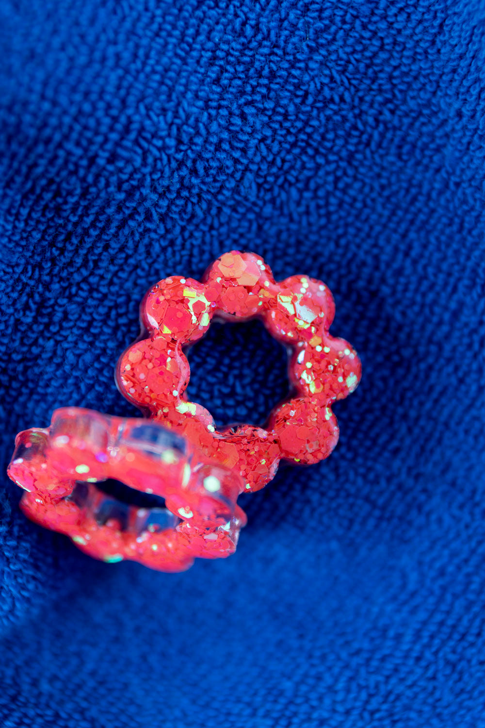 Pampilles en résine époxy interchangeables. Faites à la main. Paillettes, couleurs, originales. Corail incandescent, orange, holographique, étincelant.