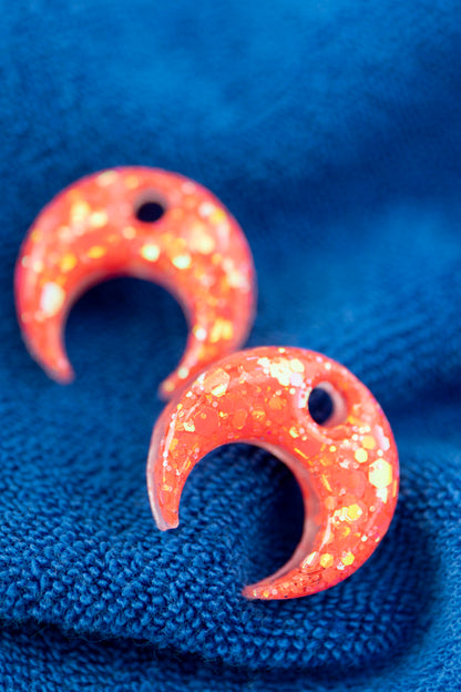 Pampilles en résine époxy interchangeables. Faites à la main. Paillettes, couleurs, originales. Corail incandescent, orange, holographique, étincelant.