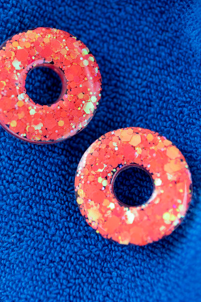 Pampilles en résine époxy interchangeables. Faites à la main. Paillettes, couleurs, originales. Corail incandescent, orange, holographique, étincelant.