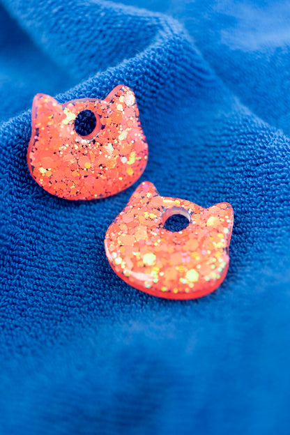 Pampilles en résine époxy interchangeables. Faites à la main. Paillettes, couleurs, originales. Corail incandescent, orange, holographique, étincelant.