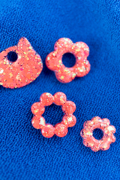 Pampilles en résine époxy interchangeables. Faites à la main. Paillettes, couleurs, originales. Corail incandescent, orange, holographique, étincelant.