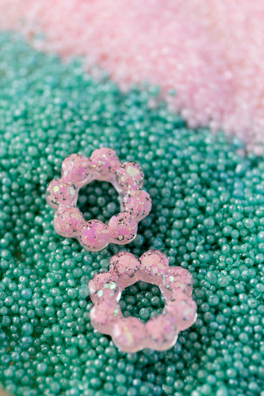 Pampilles en résine époxy interchangeables. Faites à la main. Paillettes, couleurs, originales. Rose bébé, irisé et nacré.