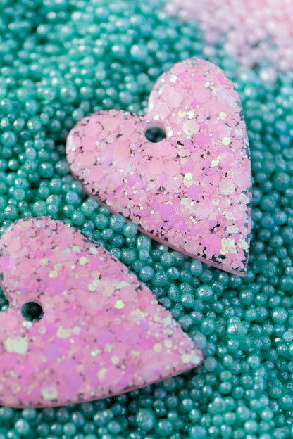 Pampilles en résine époxy interchangeables. Faites à la main. Paillettes, couleurs, originales. Rose bébé, irisé et nacré.