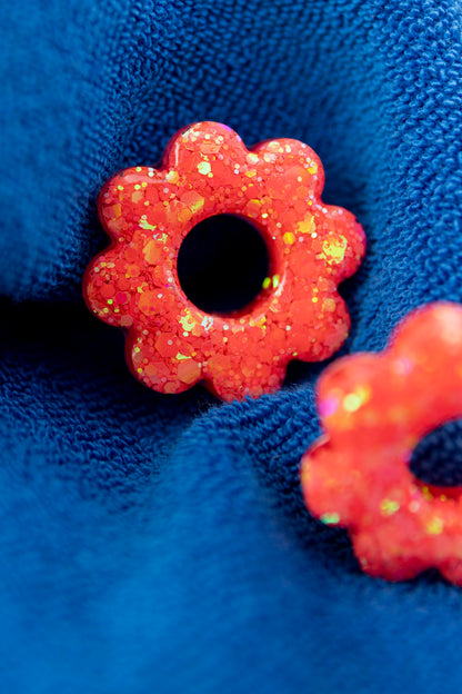 Pampilles en résine époxy interchangeables. Faites à la main. Paillettes, couleurs, originales. Corail incandescent, orange, holographique, étincelant.