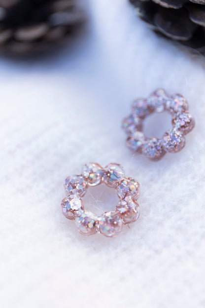 Pampilles interchangeables pailletées. Kaki, vert, doré, cuivré, bronze. Automne. Fleur. Atelier Rézane. Résine époxy. Fait main. Pays basque.