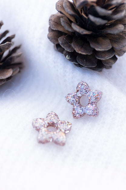 Pampilles interchangeables pailletées. Kaki, vert, doré, cuivré, bronze. Automne. Fleur. Atelier Rézane. Résine époxy. Fait main. Pays basque.