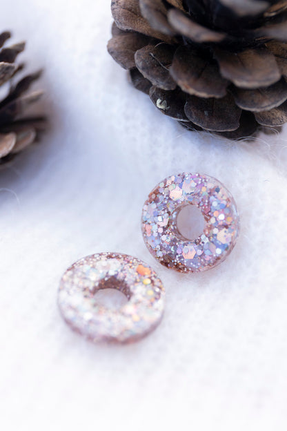 Pampilles interchangeables pailletées. Kaki, vert, doré, cuivré, bronze. Automne. Donut. Atelier Rézane. Résine époxy. Fait main. Pays basque.