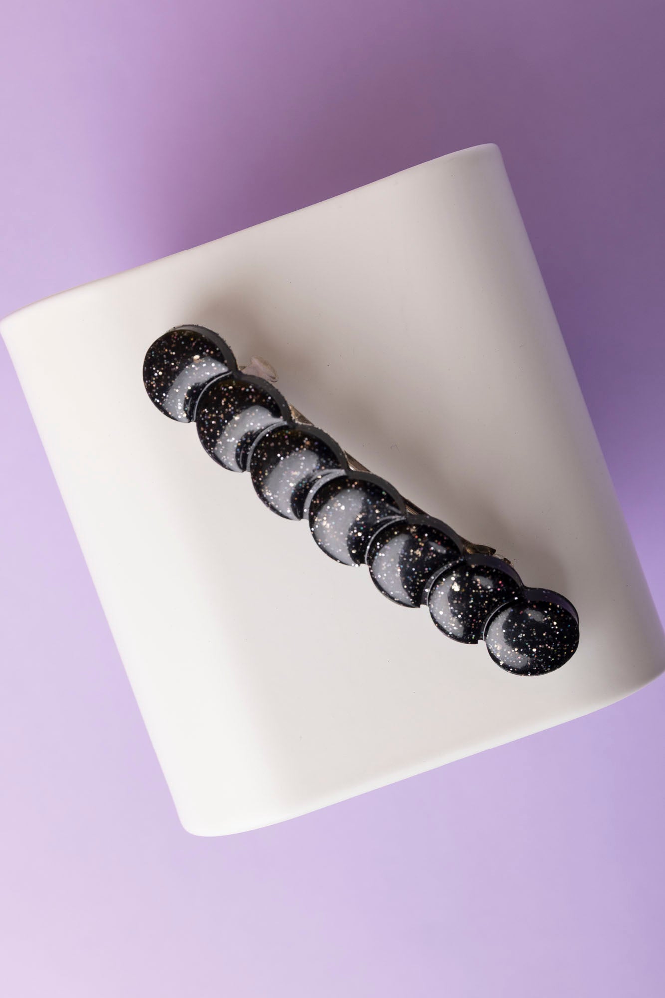 Barrette en résine époxy fabriquée à la main. 