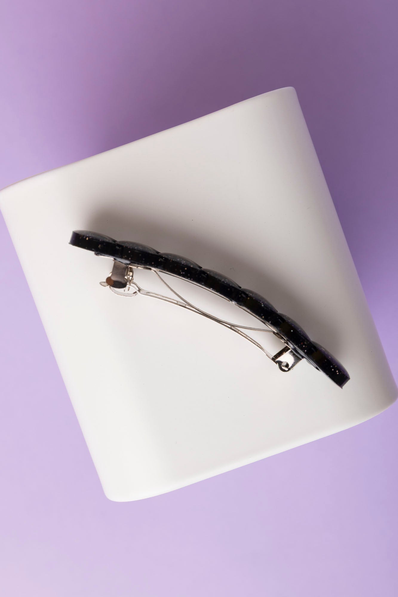 Barrette en résine époxy fabriquée à la main. 